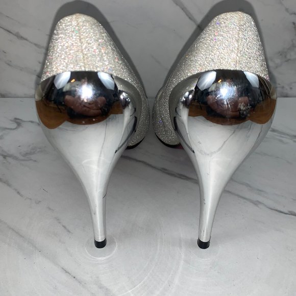 LIKE NEW YOKI Sparkly Silver w/Mirror Finish Heels - Picture 4 of 5
